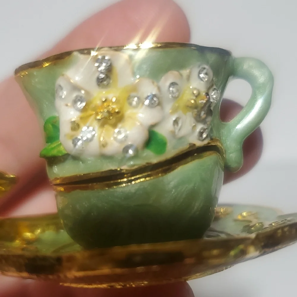 Green and Gold Teacup Trinket Box With Butterfly Spoon Accent - Picture 5 of 8